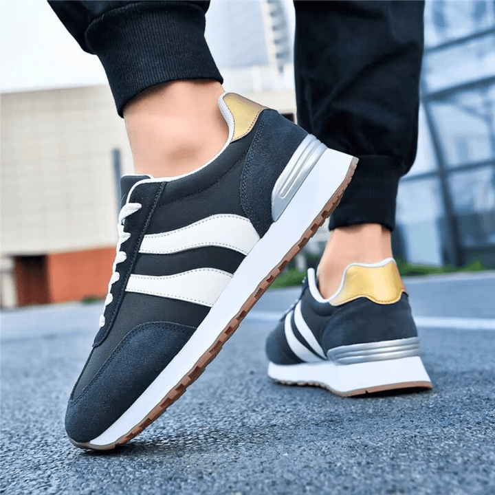 Clifford Sneakers