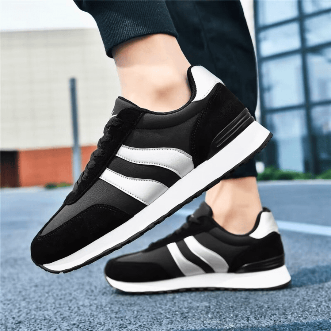 Clifford Sneakers