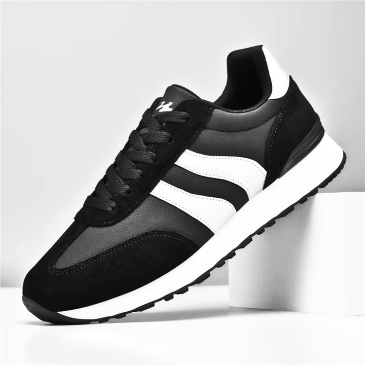 Clifford Sneakers